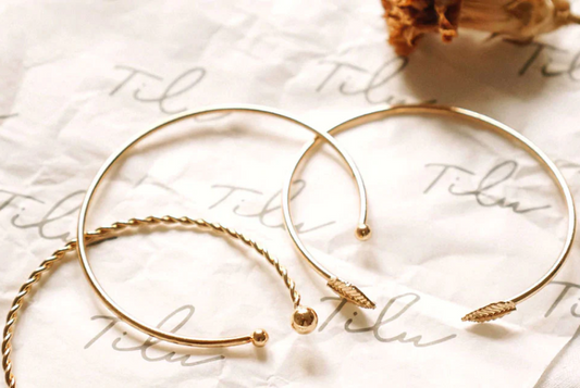A Guide to Men's Jewelry for Classic Style